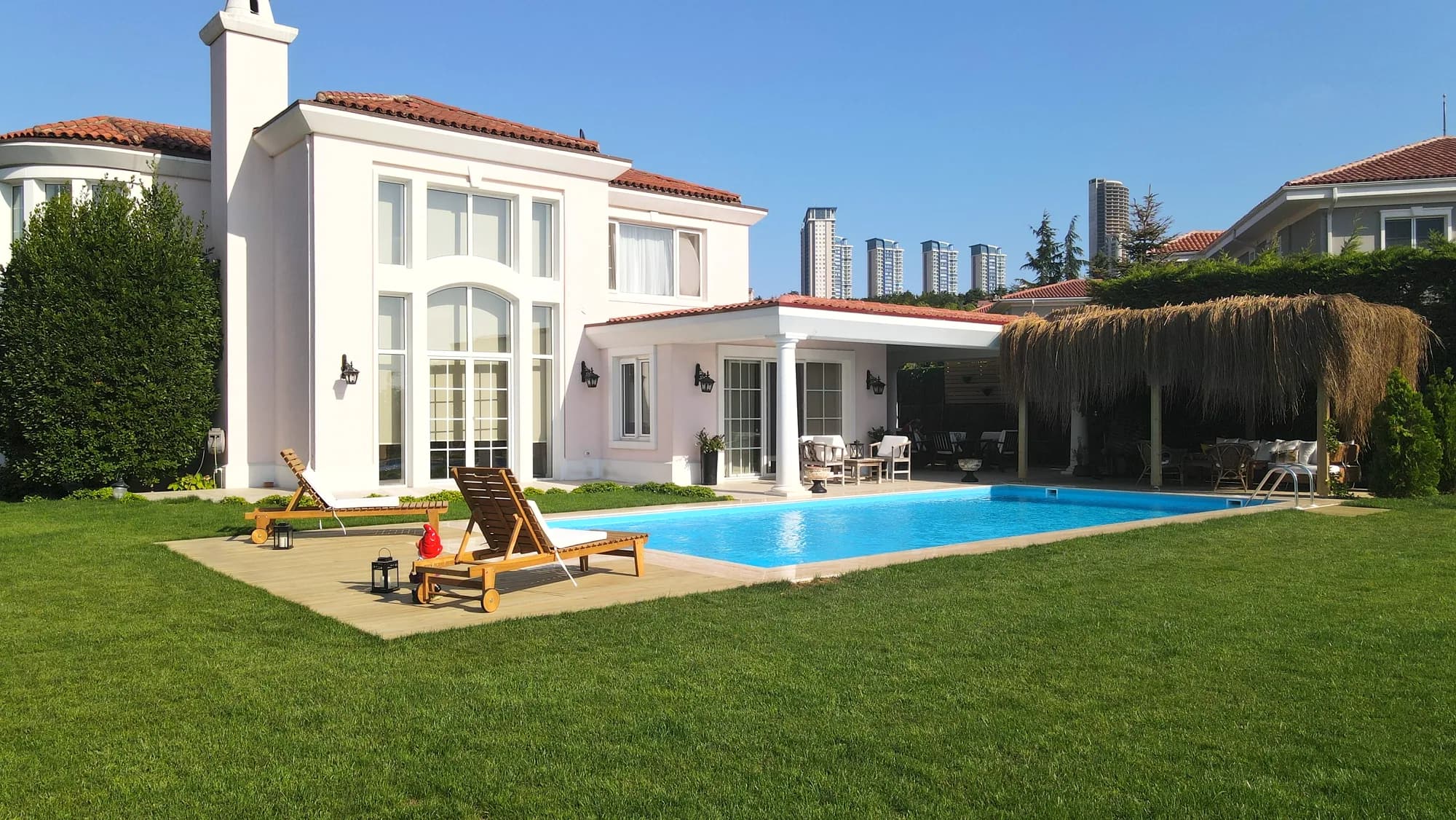 Tamamlanmış Fiplus panel havuz ve çevre uygulaması