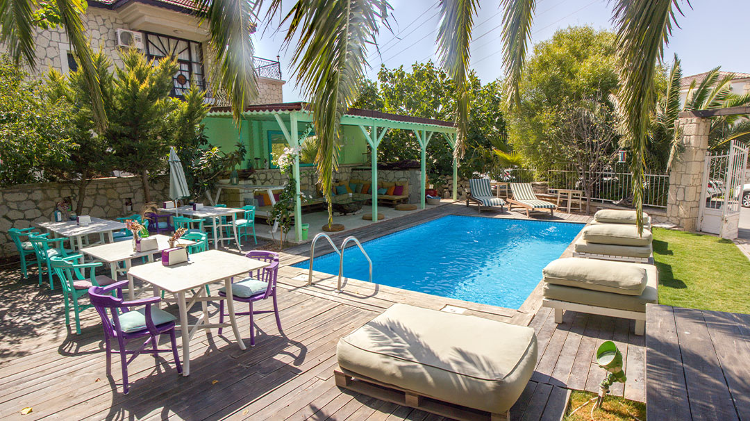 Ağustos Otel